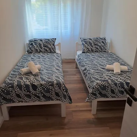 Sunny Moon 아파트 스플리트