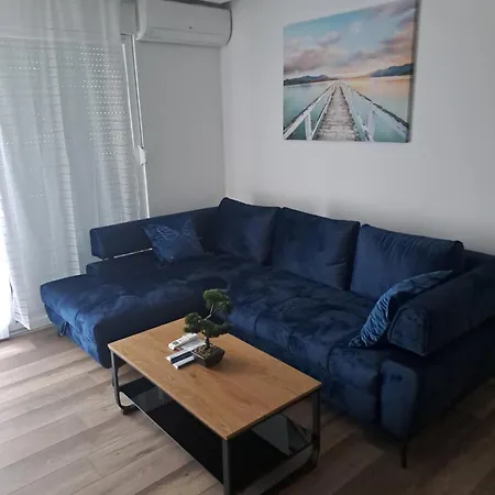 Sunny Moon Apartment *