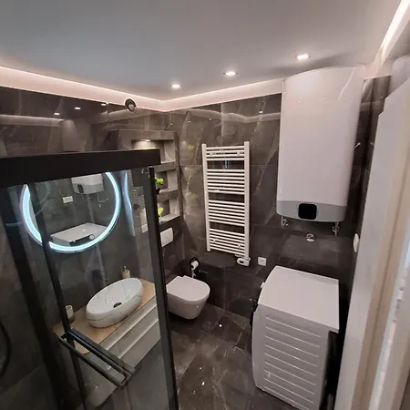 Sunny Moon 아파트 *